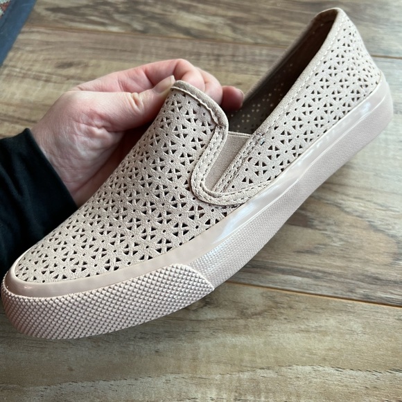 Light pink Sperry slides - Picture 2 of 5